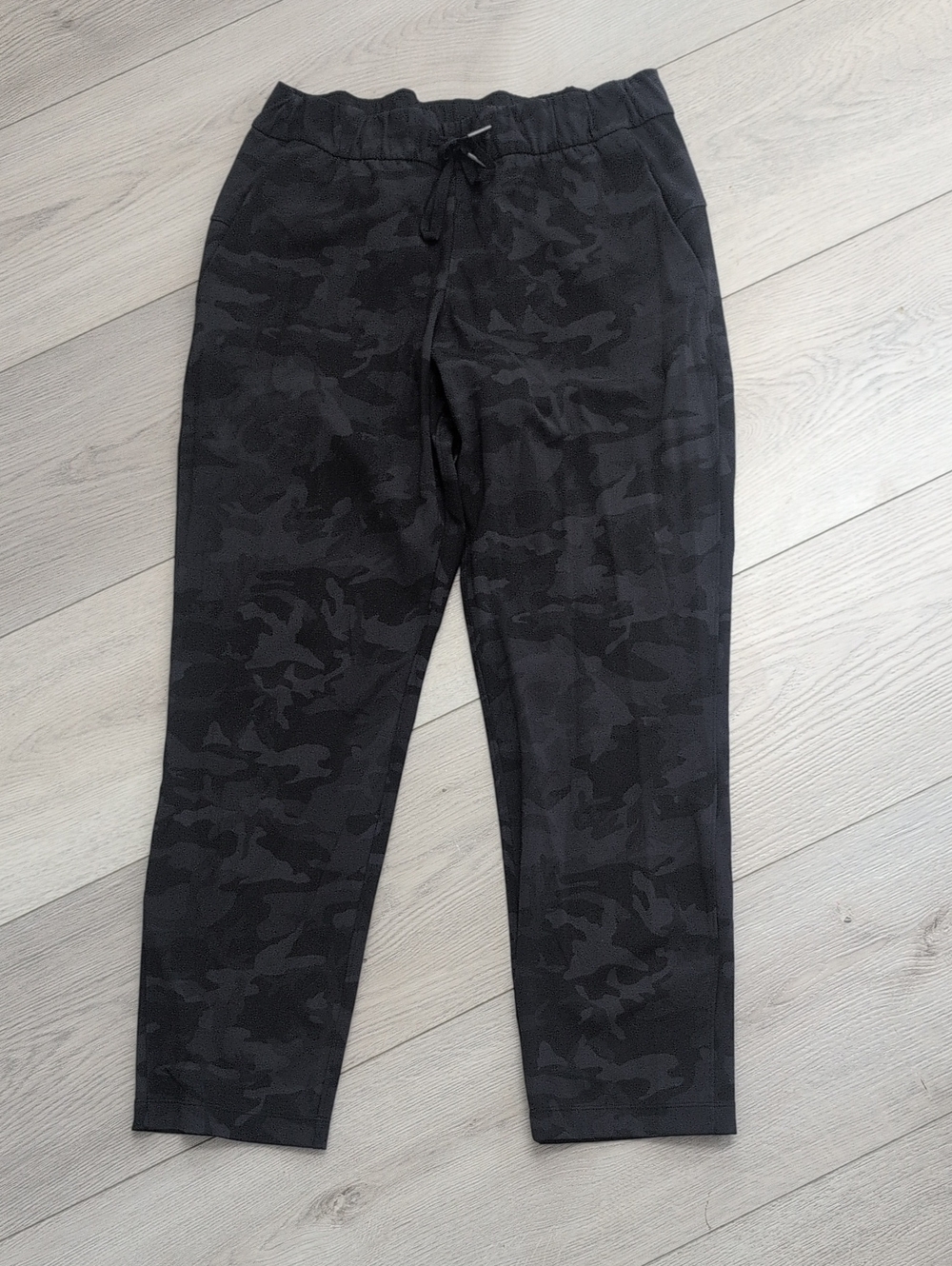 Lululemon On The Fly 7/8 Pant

Size 8
